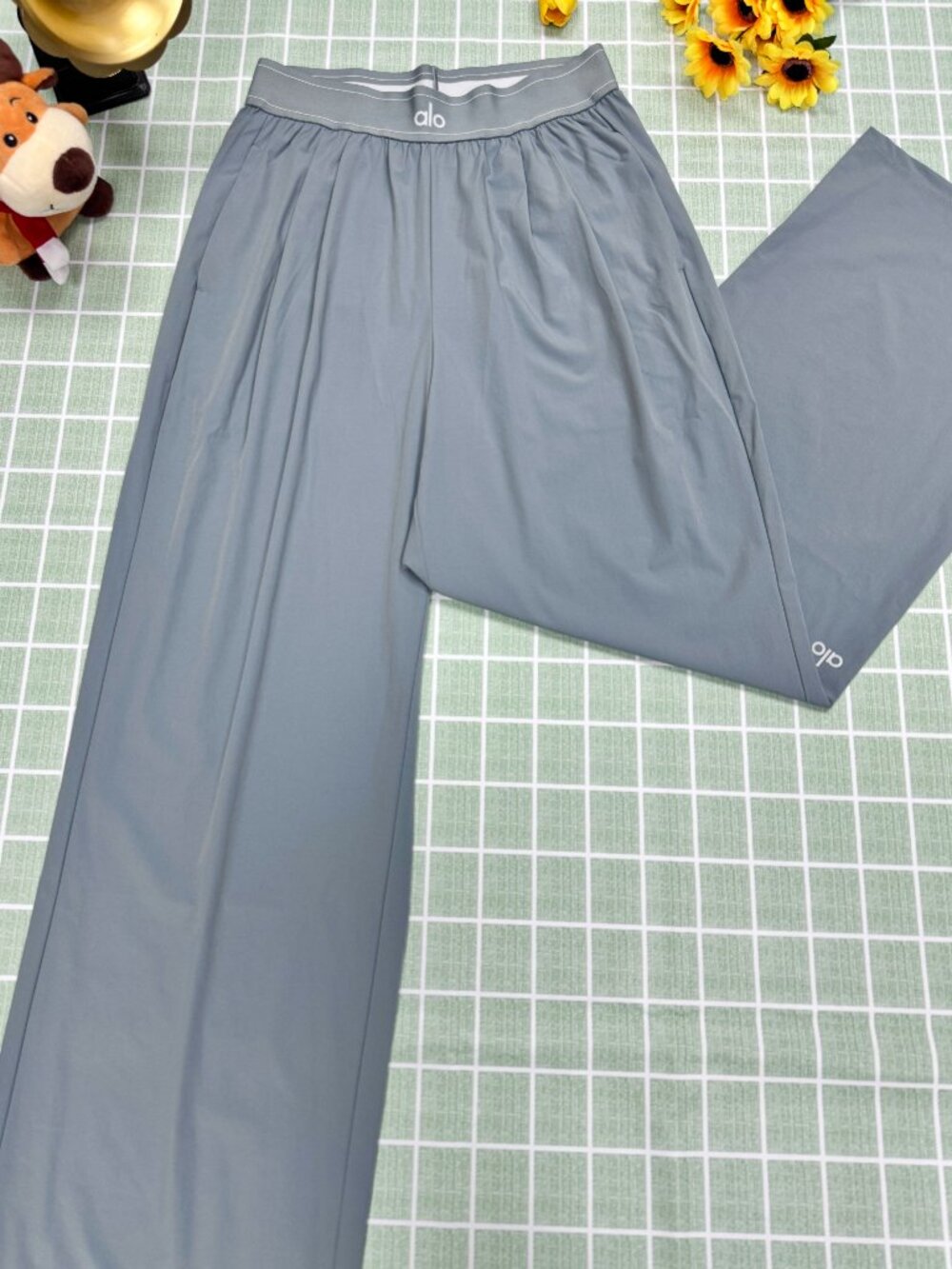 Authentic ALO Yoga Steel Grey (regular )Suit UpTrouser 👖🥰 Brand New - Picture 2 of 10